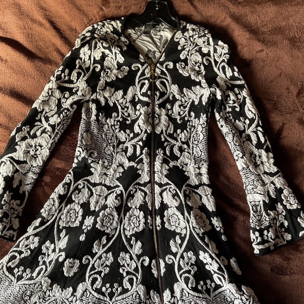 Dress - Picture 2 of 4